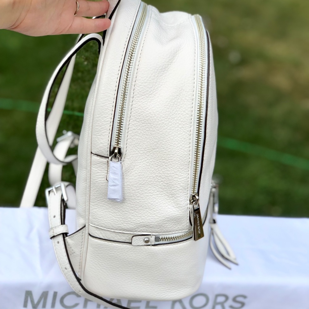 Michael kors backpack - Picture 2 of 6